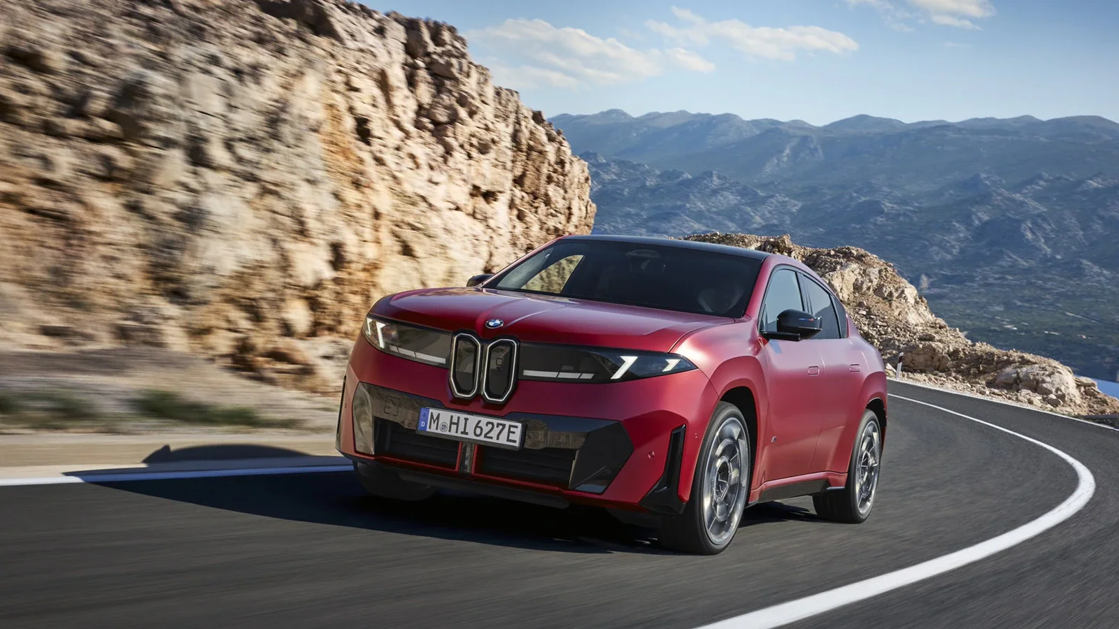 BMW X4 возвращается в электрическом исполнении под именем iX4