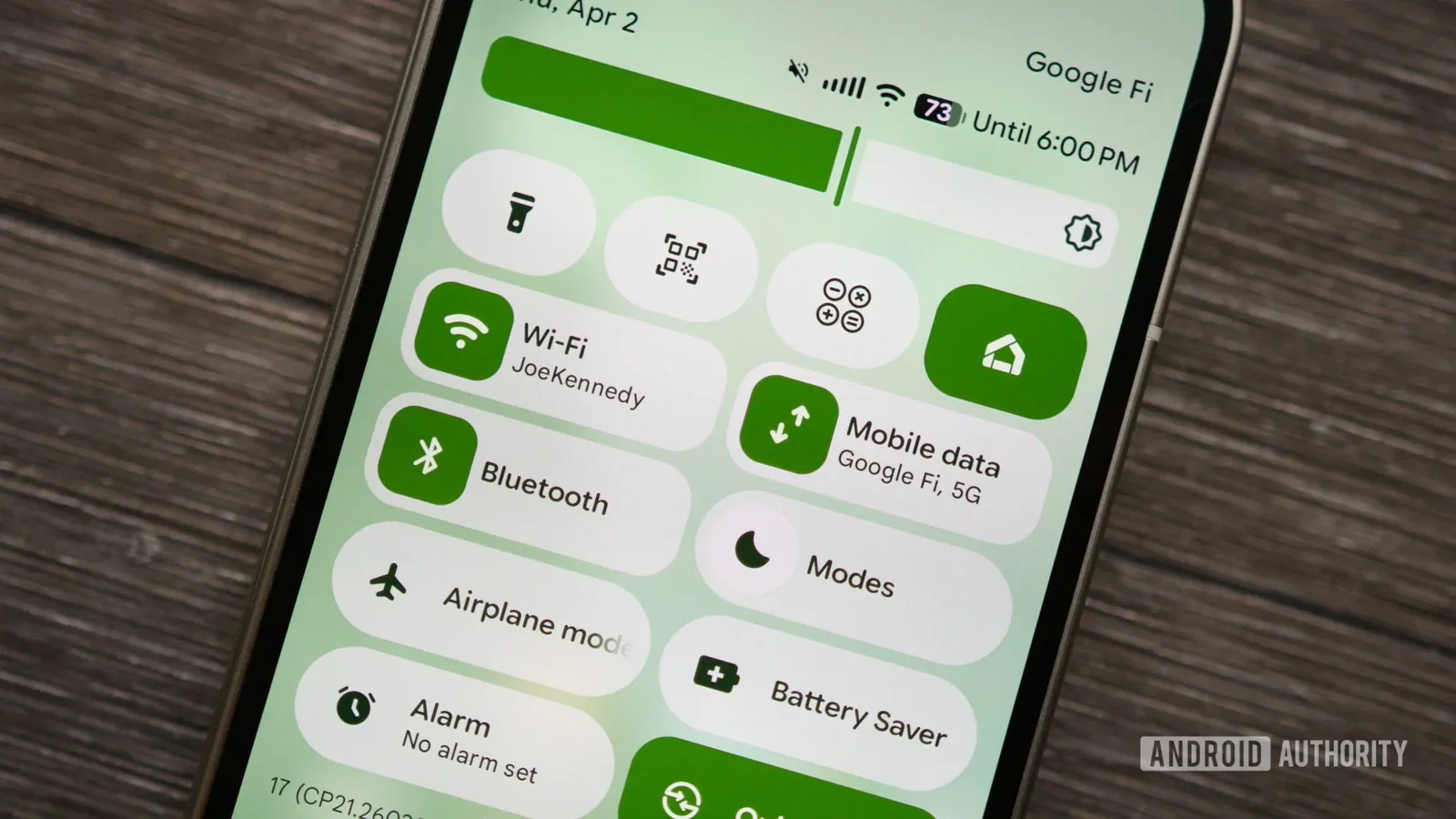 Google решила не блокировать все быстрые настройки Android на экране блокировки