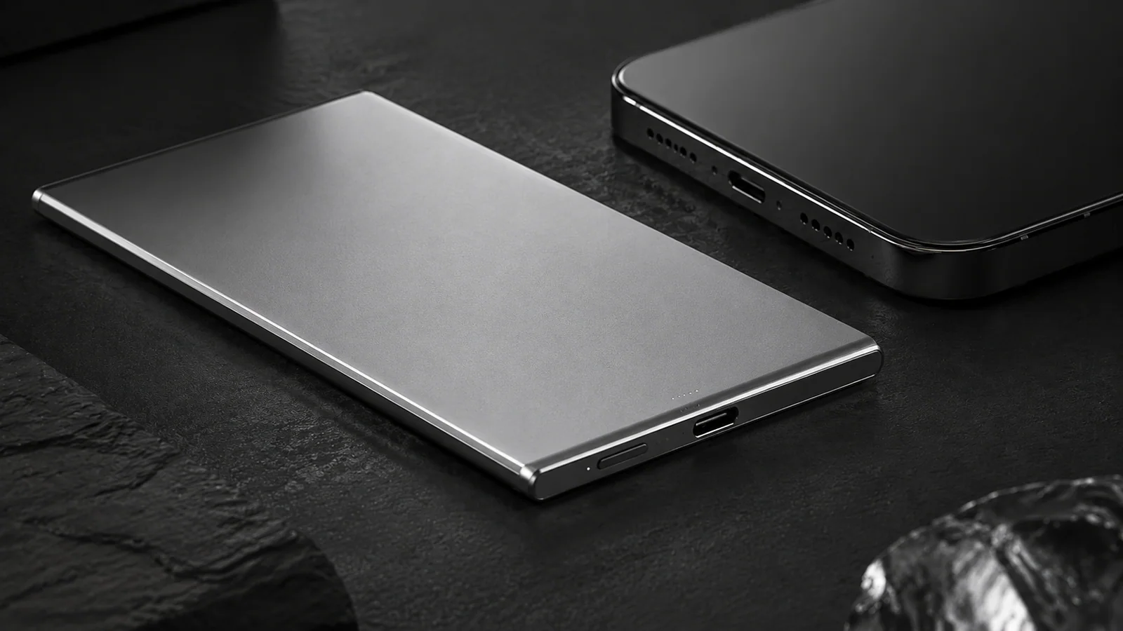 Сверхтонкий пауэрбанк из Kickstarter обещает прочность, но скрывает главный вопрос
