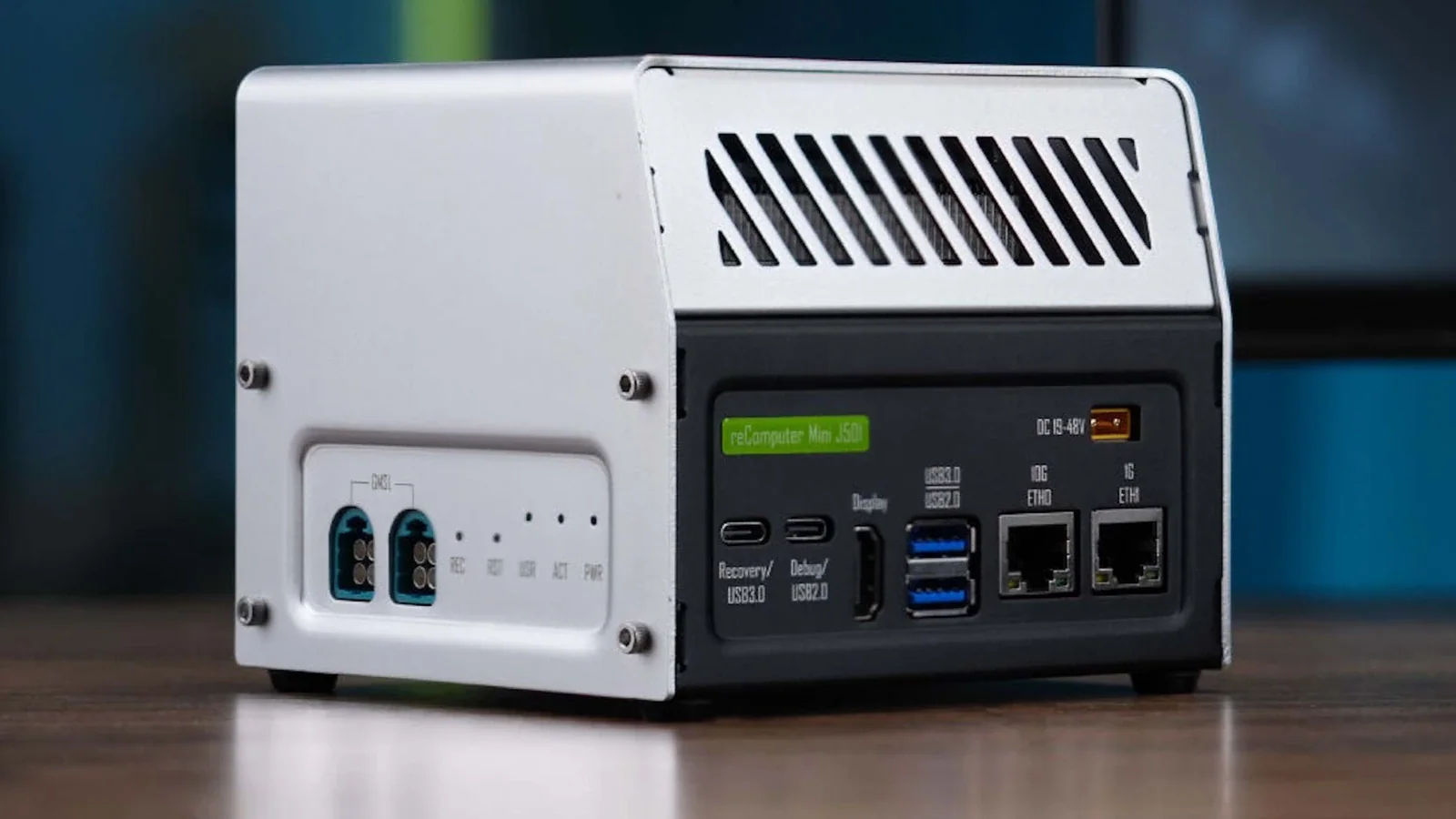 Seeed Studio reComputer Mini J5011 получил 10-гигабитную сеть и 200 TOPS